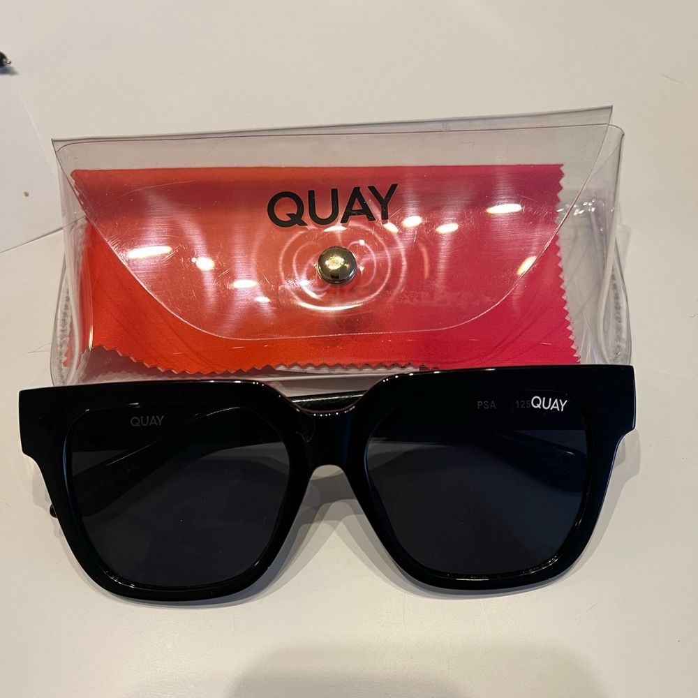 QUAY sunglasses - level up style